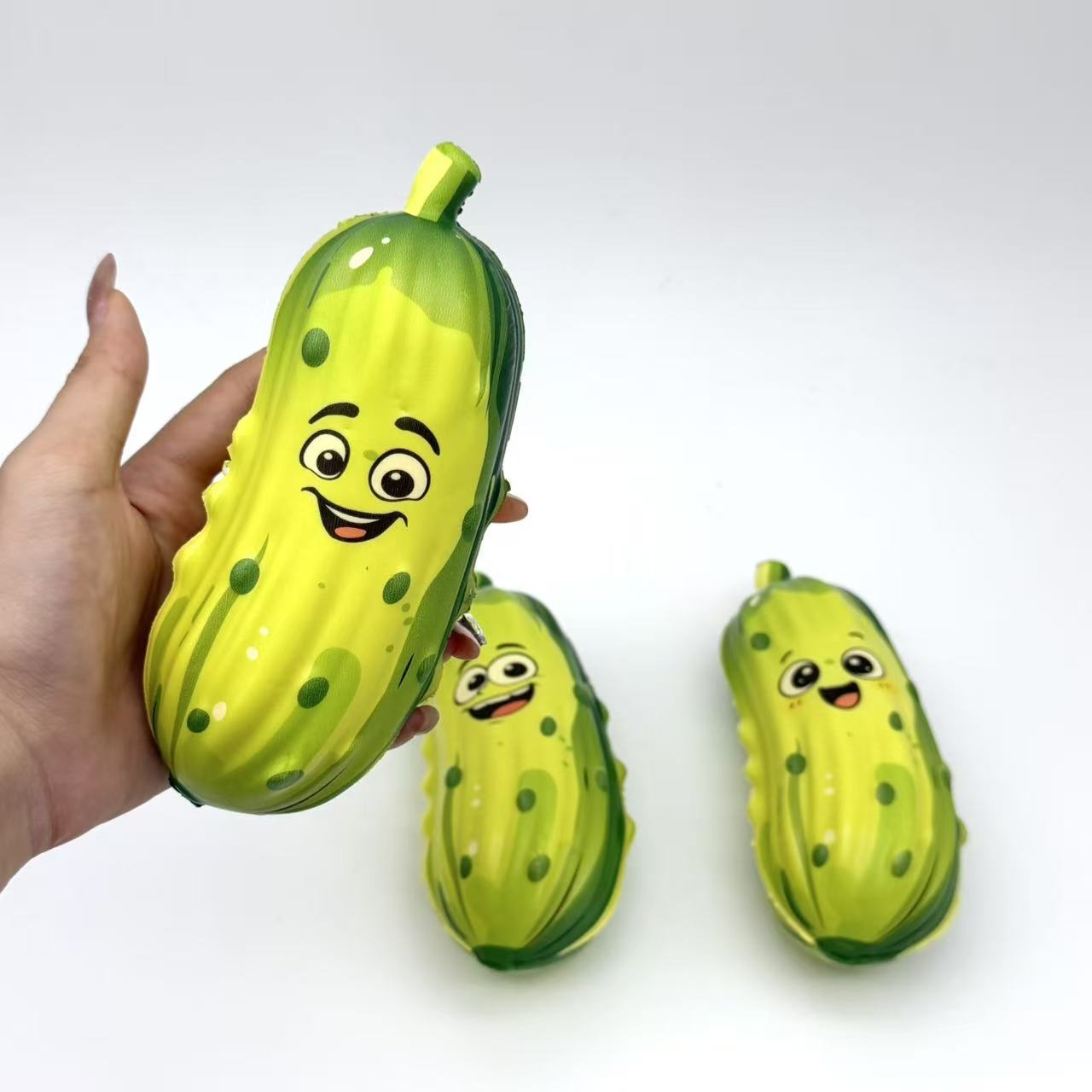 かわいい、リアルなポテトとイチゴの形をした、ゆっくりと膨らむ - Novelty Gifts のレビューと価格